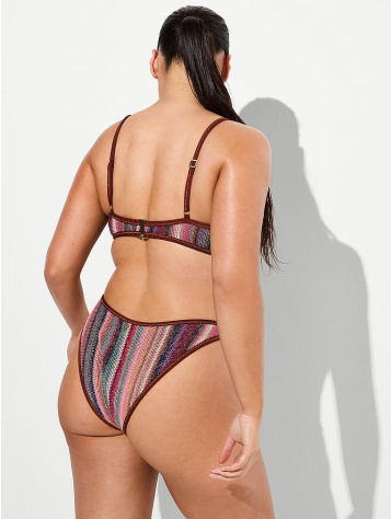 Trblietavý pruhovaný pletený balkonetový bikini top